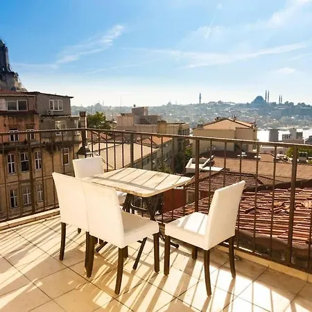 Apartman Tiny With Amazing View On Shared Terrace - 15 Steps To Galata Tower *