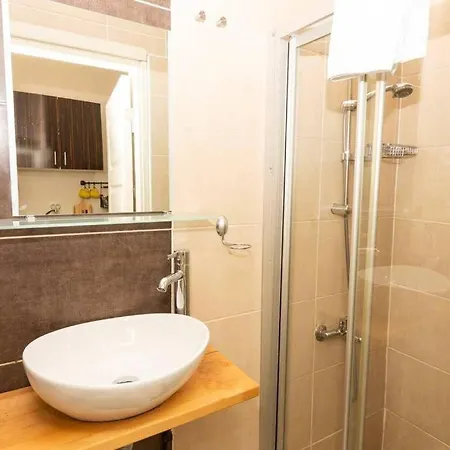 Tiny With Amazing View On Shared Terrace - 15 Steps To Galata Tower Apartman *